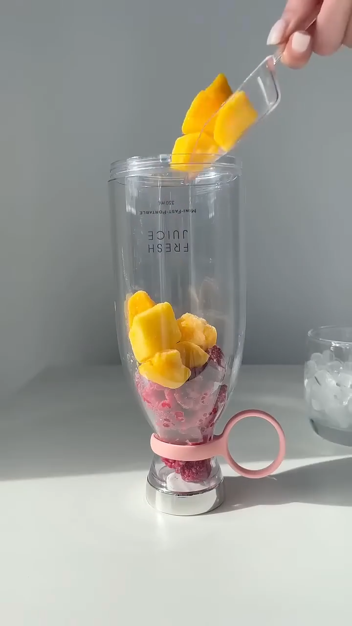 Portable Electric Blender Bottle – 380ML USB Rechargeable Mini Juicer for Smoothies & Shakes (Travel-Friendly)